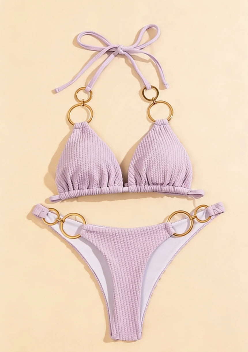 Bikini z ozdobnymi kółeczkami