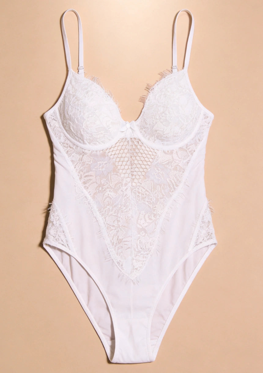 Body koronkowe z miseczkami half cup