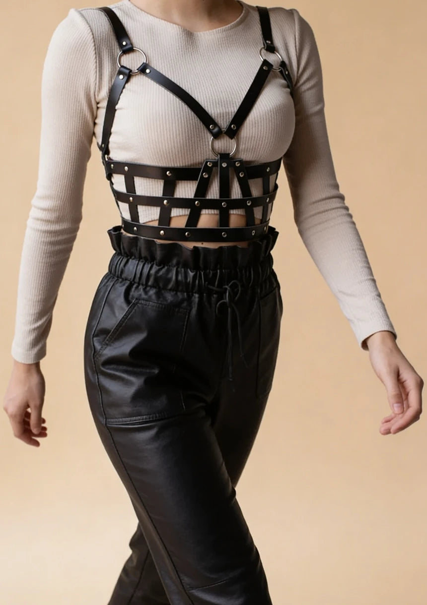 Harness na piersi z regulowanym zapięciem
