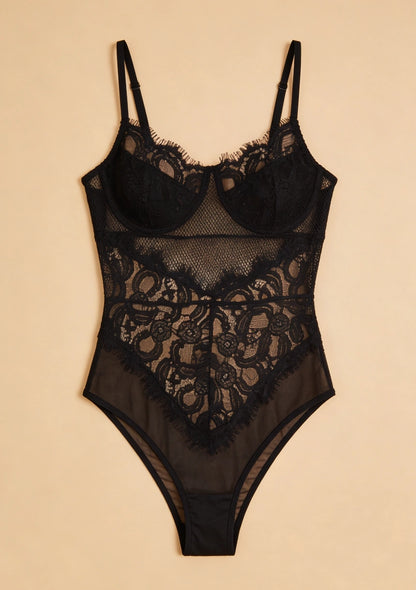 Body koronkowe z elementami transparentnymi