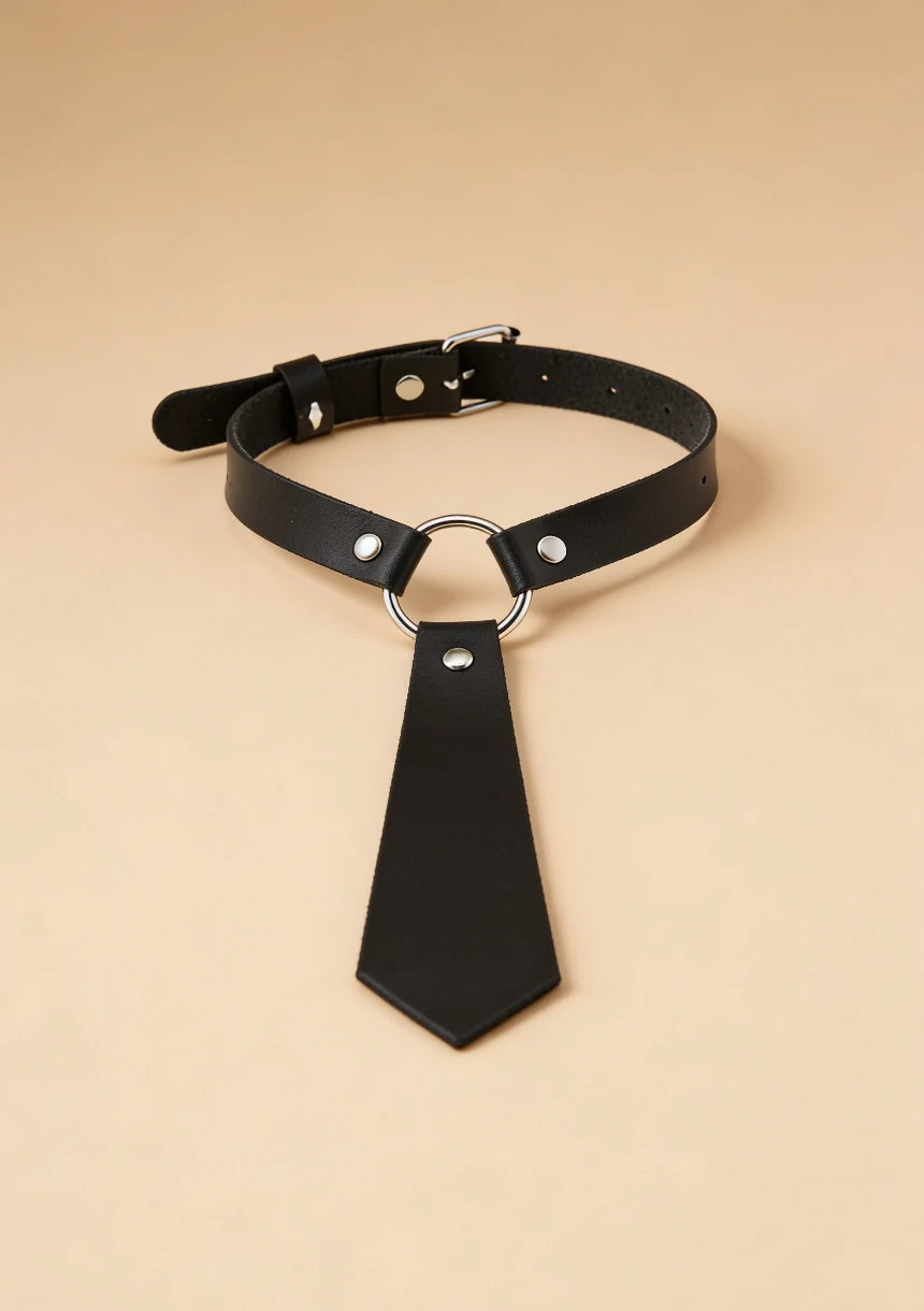 Choker z regulowanym zapięciem