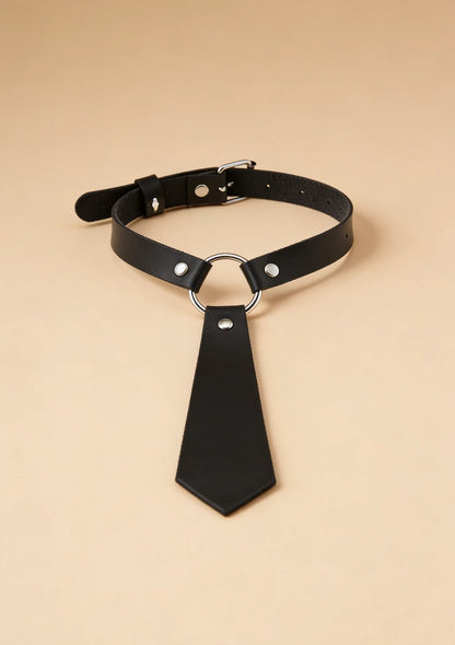 Choker z regulowanym zapięciem