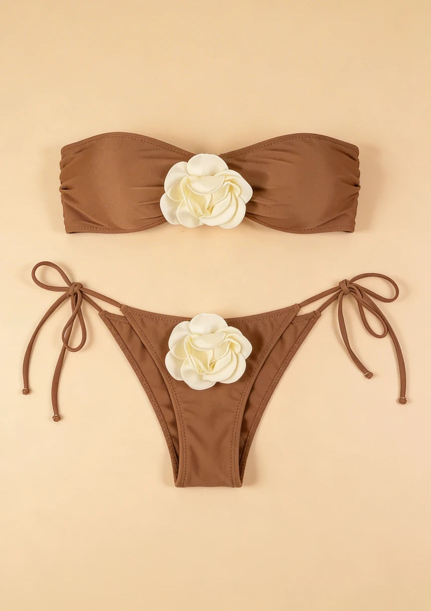 Dwuczęściowy strój kąpielowy bandeau z regulowanym wiązaniem