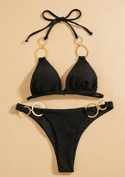 Bikini z ozdobnymi kółeczkami