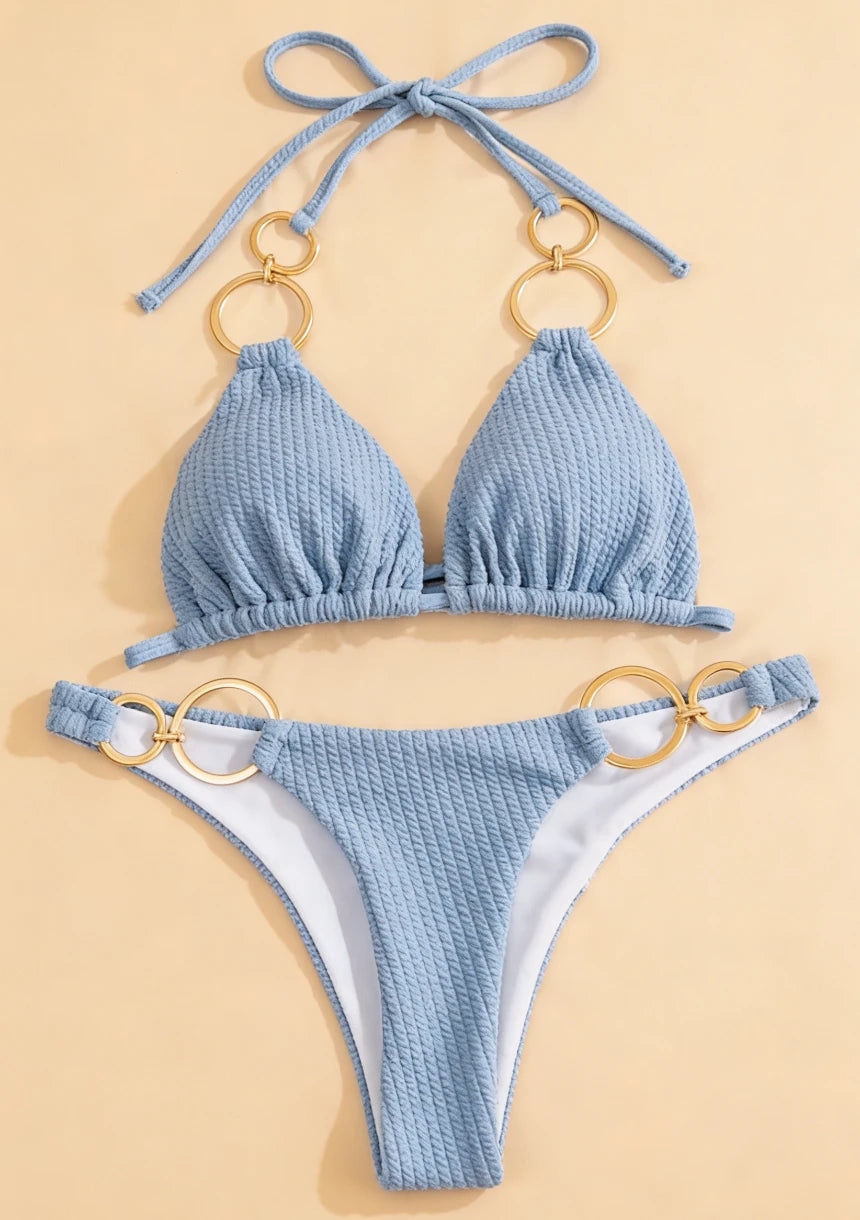 Bikini z ozdobnymi kółeczkami