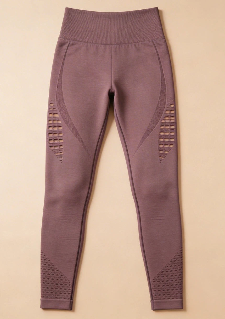 Legginsy sportowe z ozdobnymi wycięciami