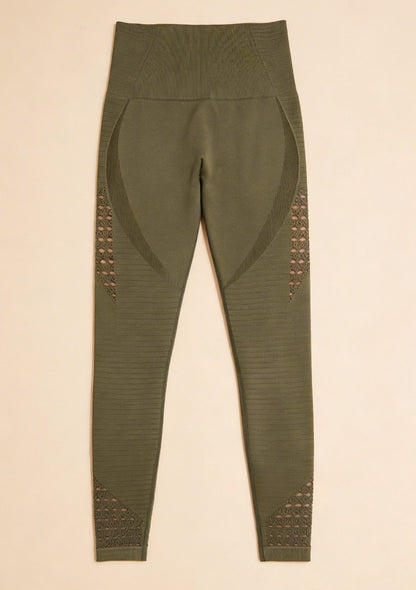 Legginsy sportowe z ozdobnymi wycięciami