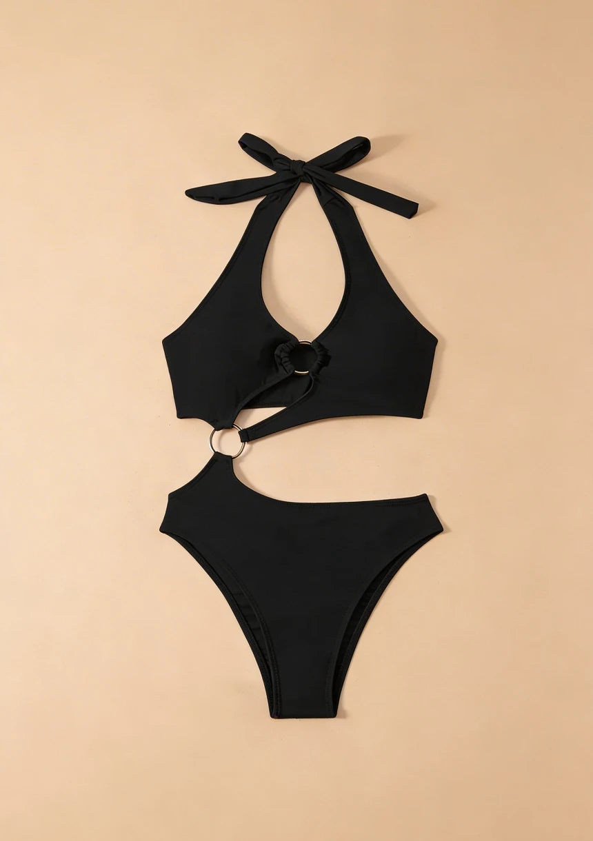 Monokini z asymetrycznym designem