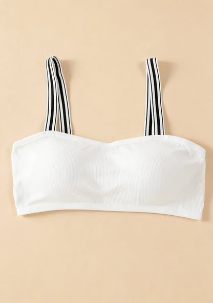 Biustonosz bandeau na wąskich ramiączkach