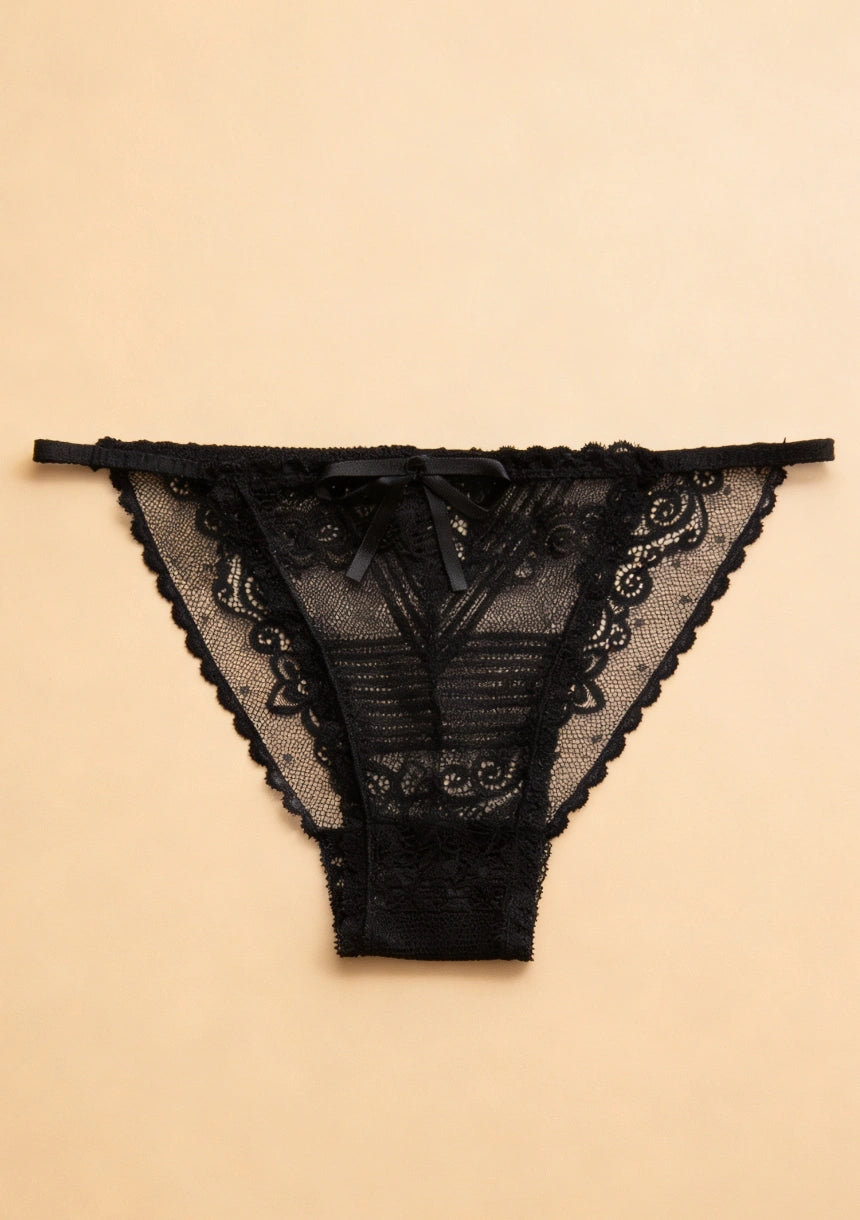 Majtki koronkowe z wąskimi paskami na biodrach