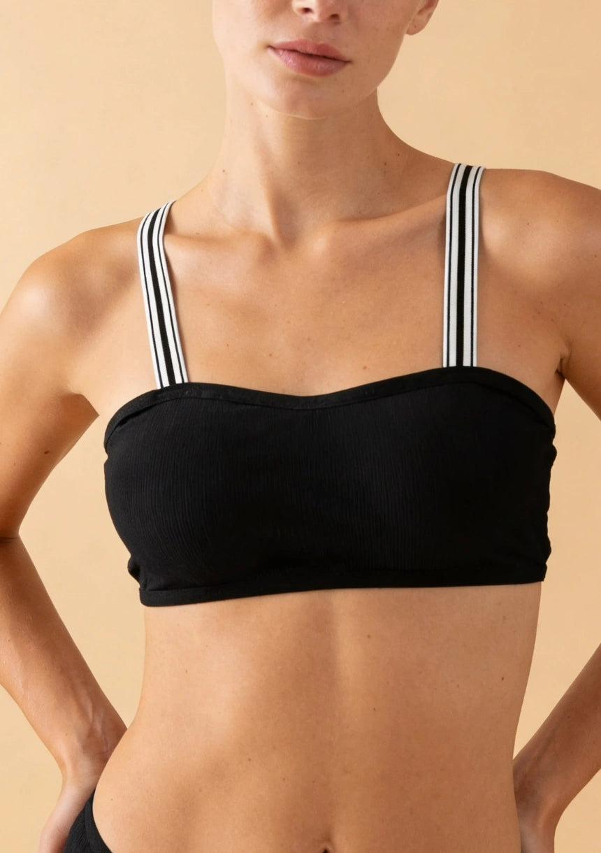 Biustonosz bandeau na wąskich ramiączkach