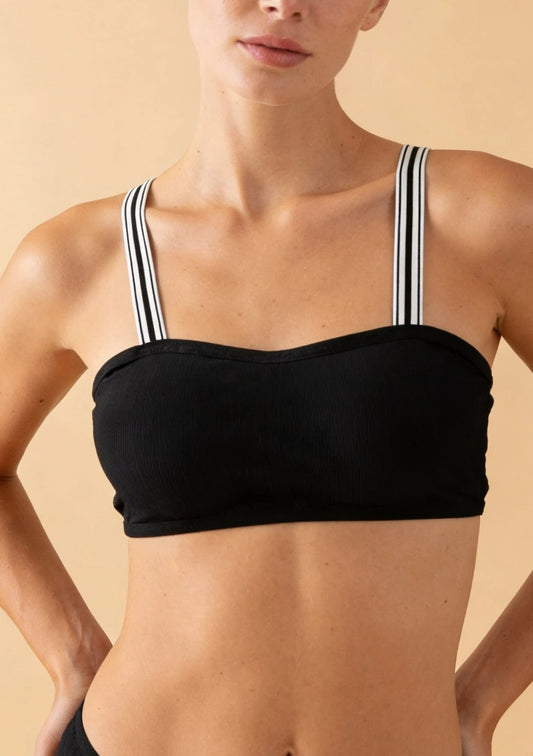 Biustonosz bandeau na wąskich ramiączkach