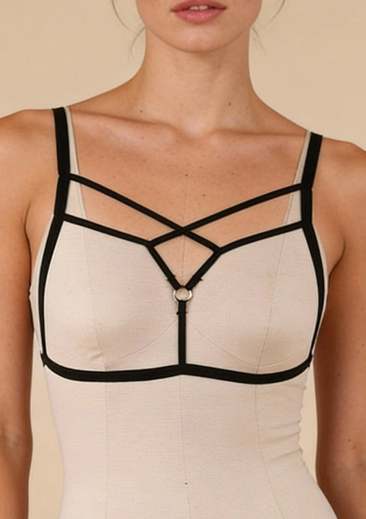 Harness o kształcie podkreślającym biust