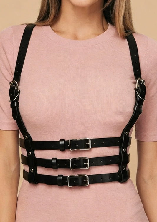 Harness z potrójnymi paskami w talii