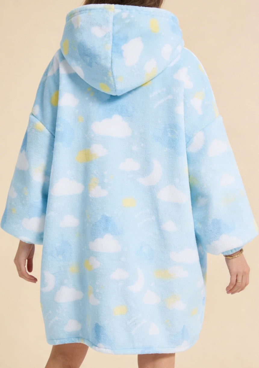 Puchata kocobluza oversize z kapturem i kieszonką