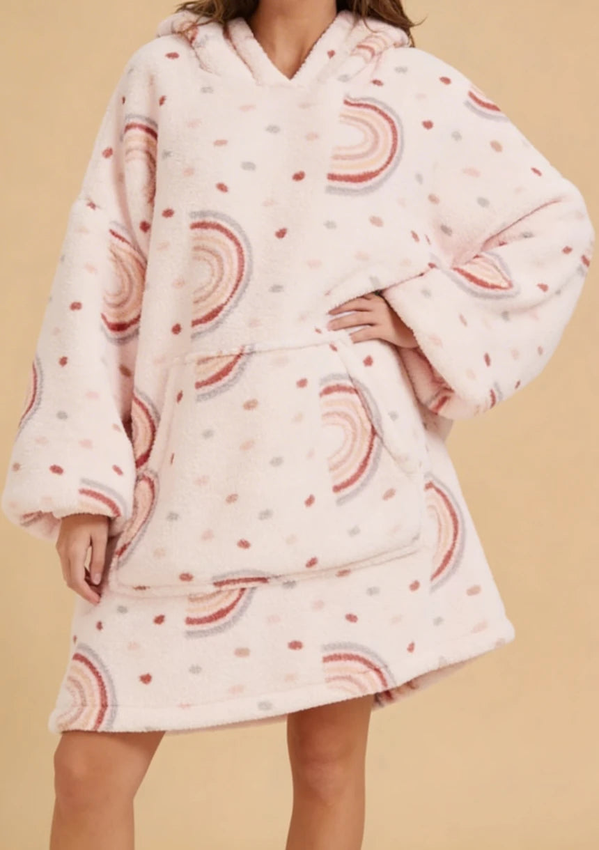 Puchata kocobluza oversize z kapturem i kieszonką