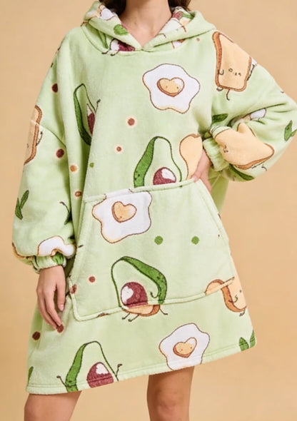 Puchata kocobluza oversize z kapturem i kieszonką