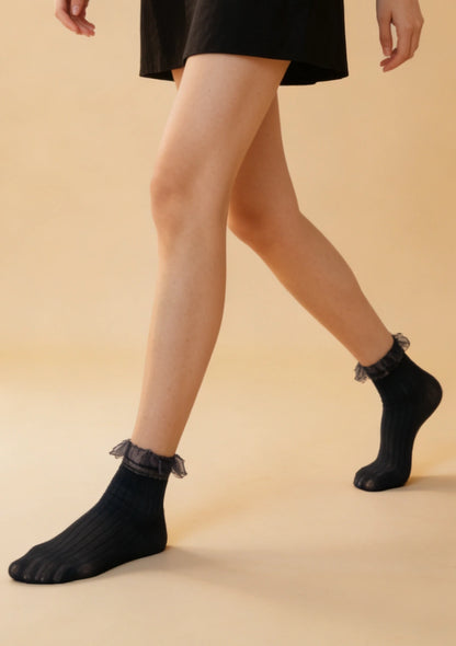 Skarpetki transparentne wykończone falbanką