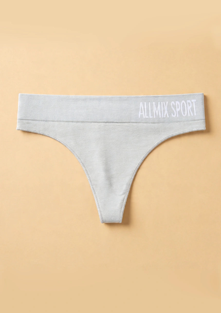 Stringi szerokie w sportowym stylu