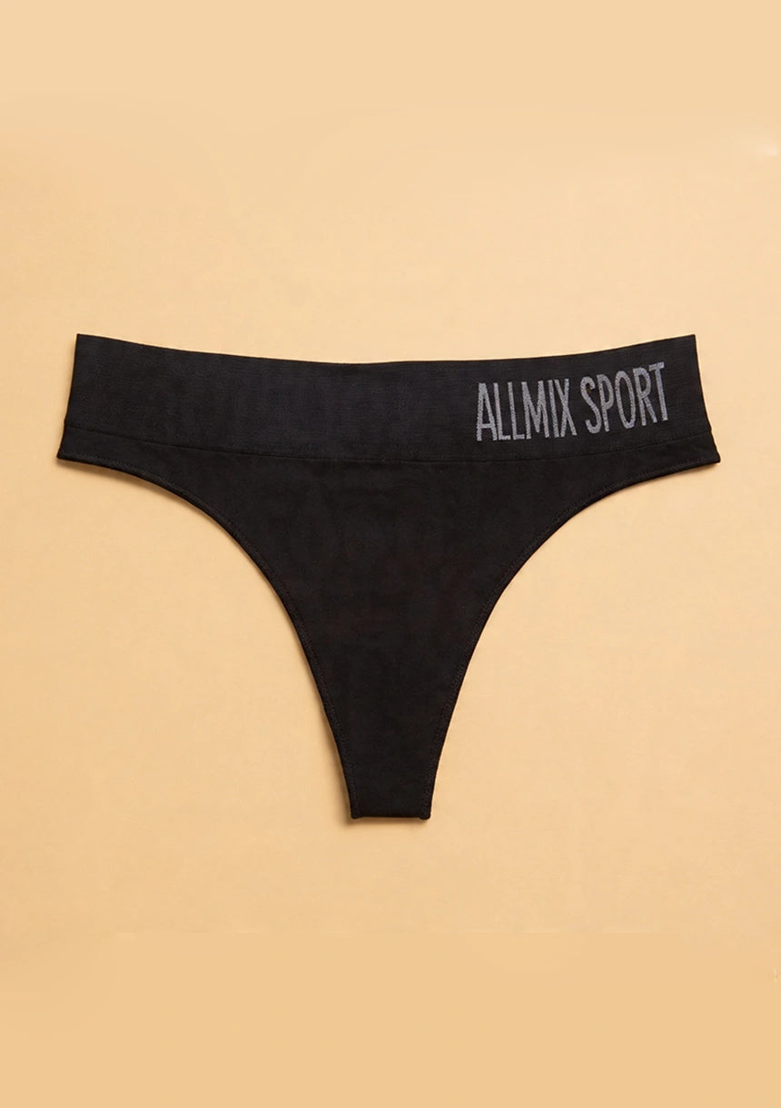 Stringi szerokie w sportowym stylu